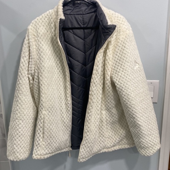 Large reversible jacket super fuzzy - Picture 6 of 8